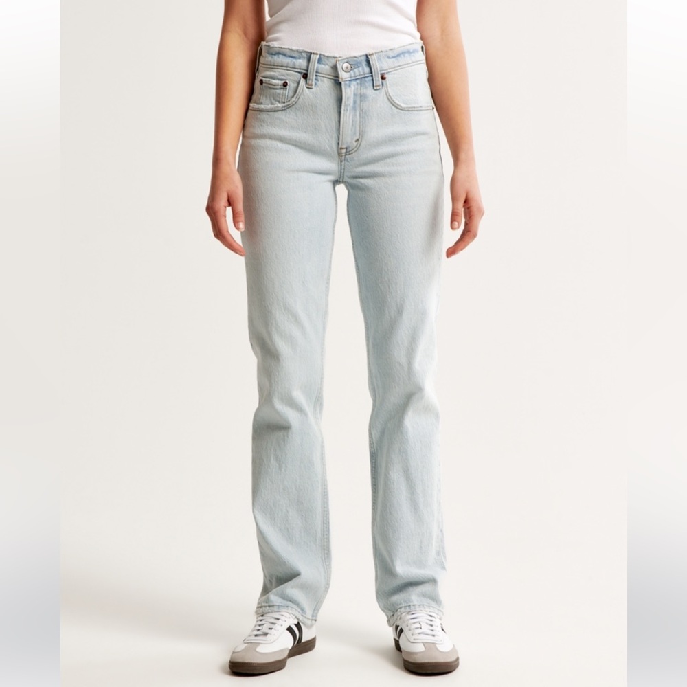 Abercrombie & Fitch Women's Light Blue Straight Leg Jeans